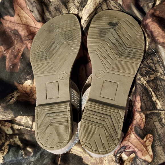 Sandals - Picture 3 of 5